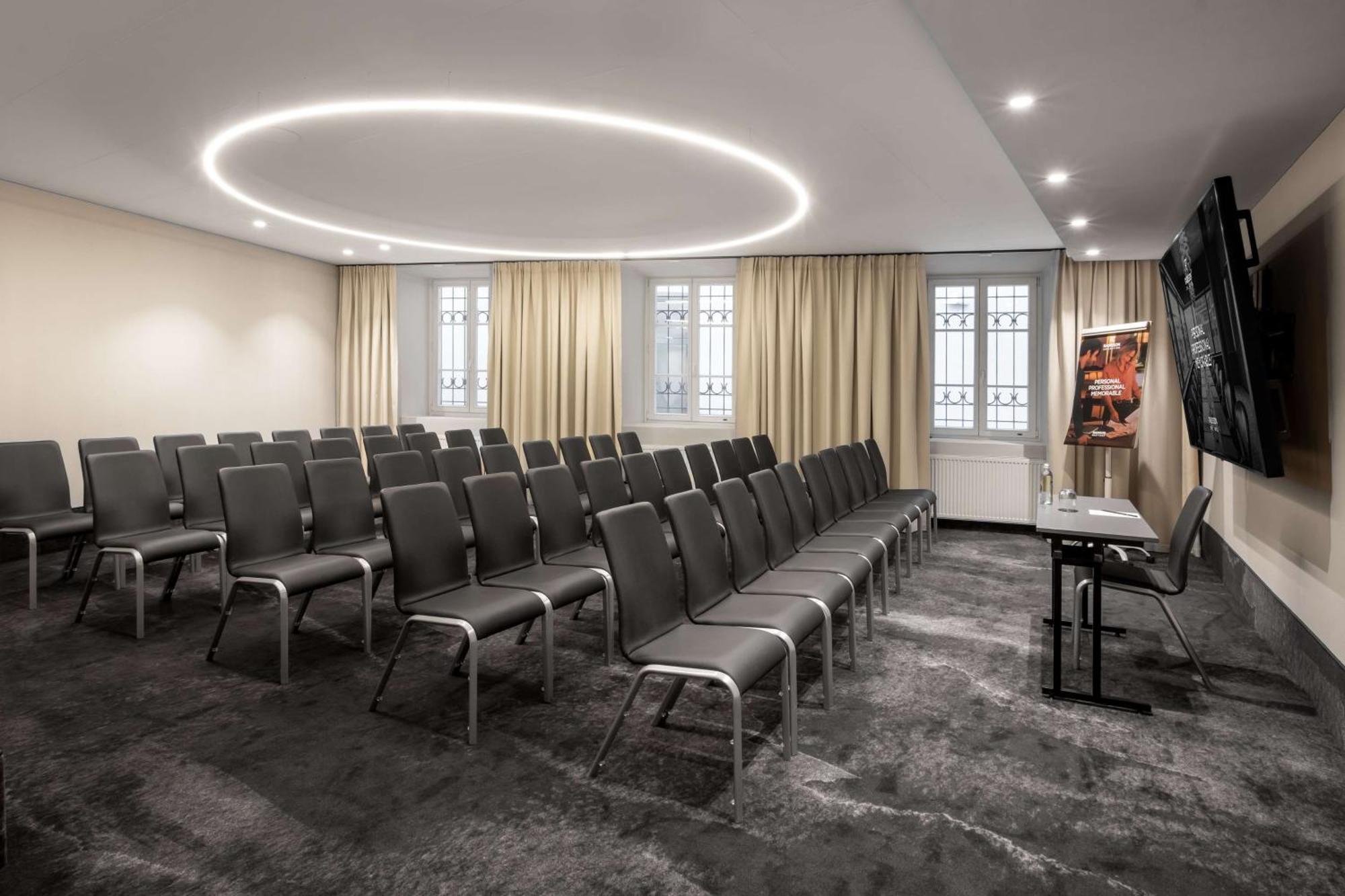 Radisson Collection Astorija Hotel, Hotel