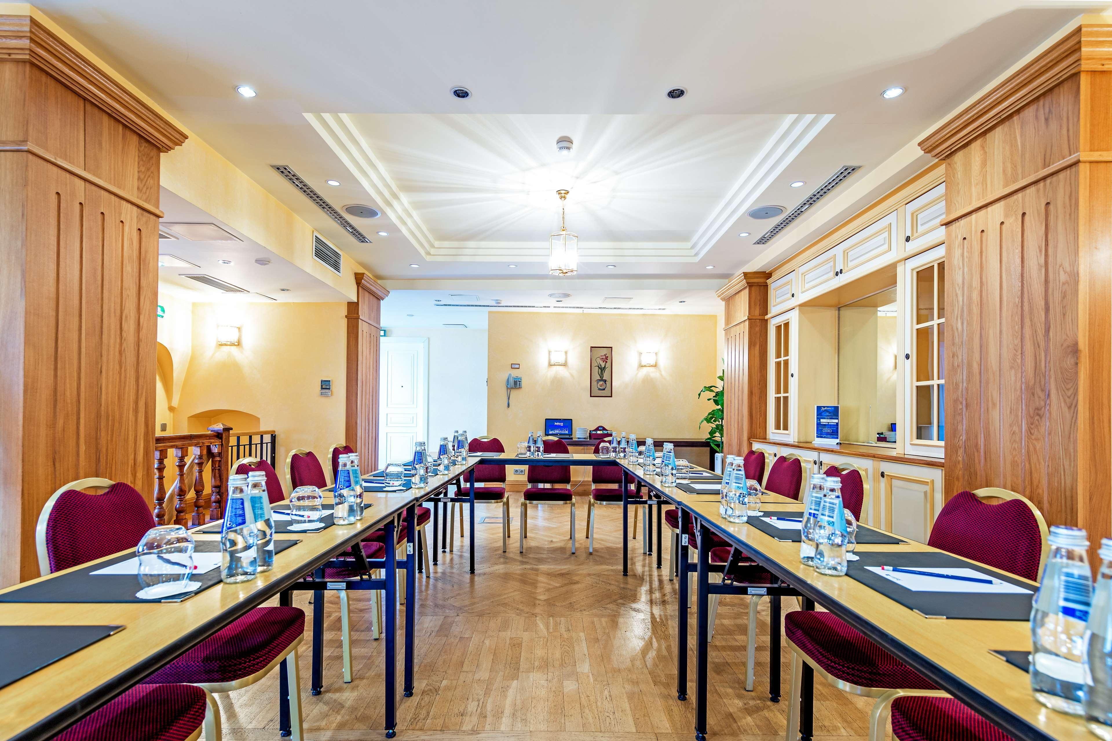 Radisson Collection Astorija Hotel, 5* VNO
