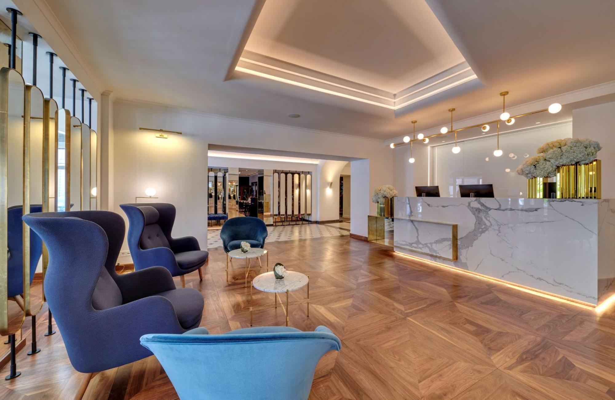 Radisson Collection Astorija Hotel, Hotel VNO