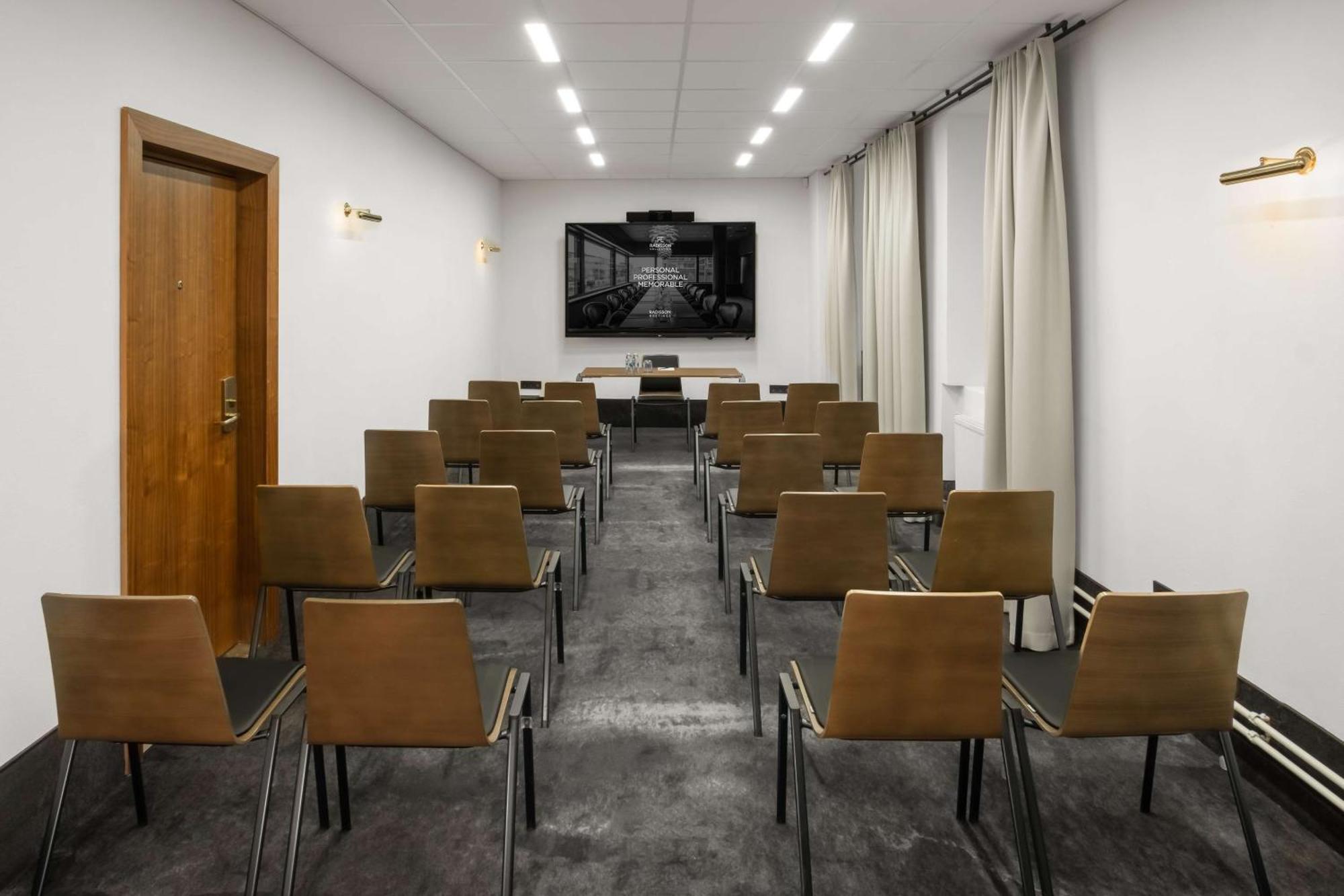 Radisson Collection Astorija Hotel, Hotel 5*